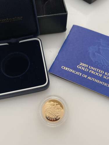 A gold proof sovereign, 2005.