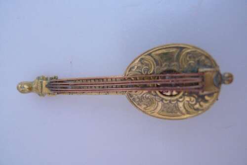 A Gilt Mandolin Vinaigrette.