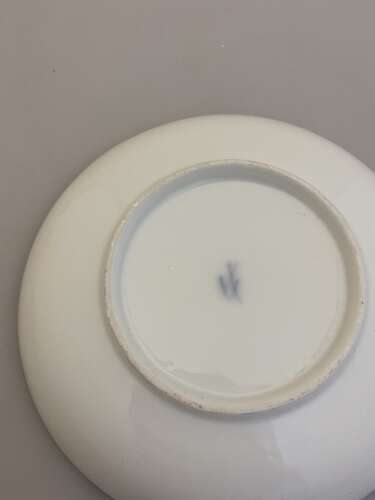 A Meissen saucer, circa 1780.