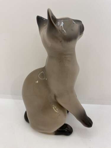 A Bing & Grondahl figure of Siamese cat.