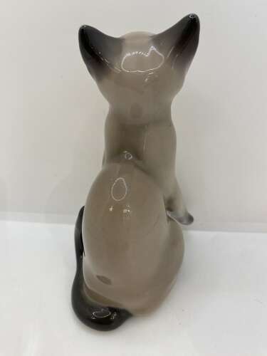 A Bing & Grondahl figure of Siamese cat.