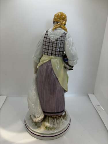 The duck and the goose lady by Meissen.