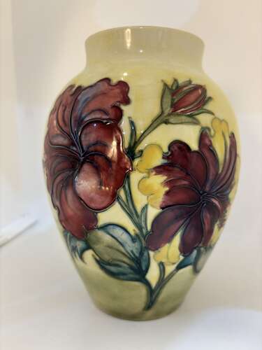 Moorcroft Hibiscus vase