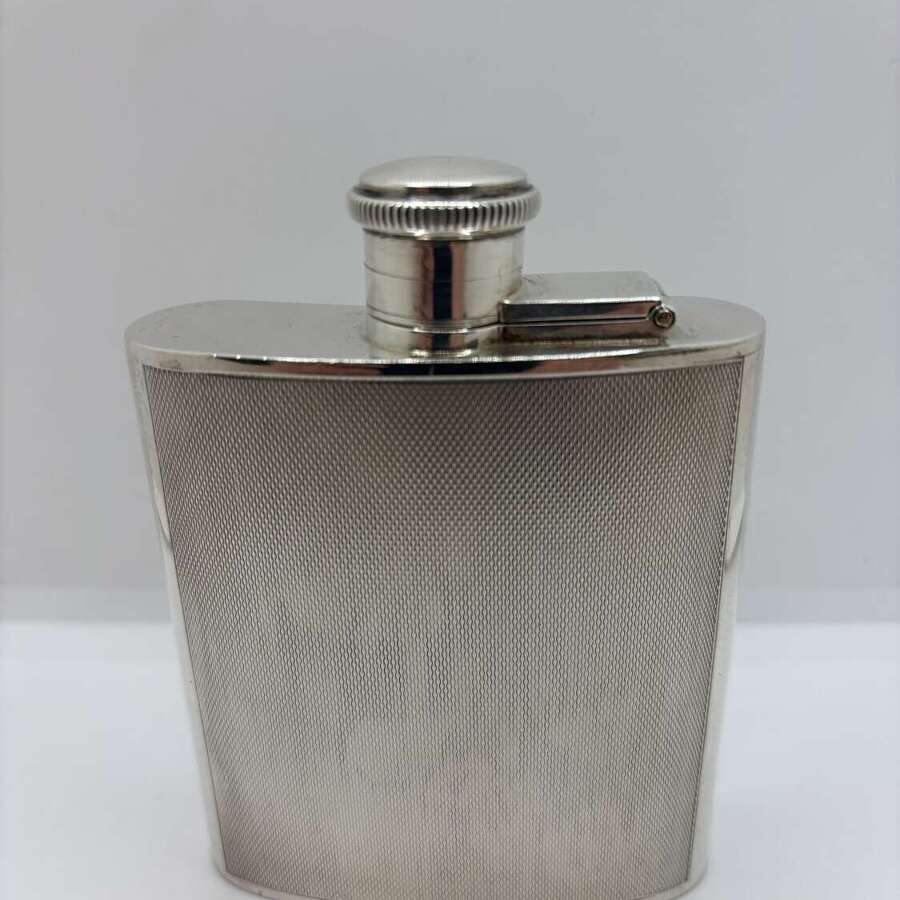 Silver spirit hip flask. Chester 1940.