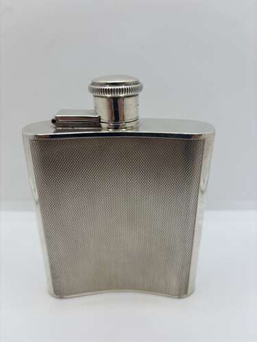 Silver spirit hip flask. Chester 1940.