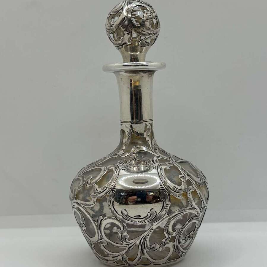 Silver scent bottle (999). New York 1899