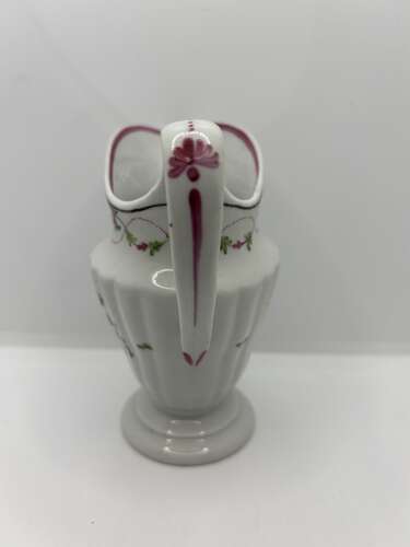 Newhall (Pattern 241) Porcelain Cream Jug. Circa 1790