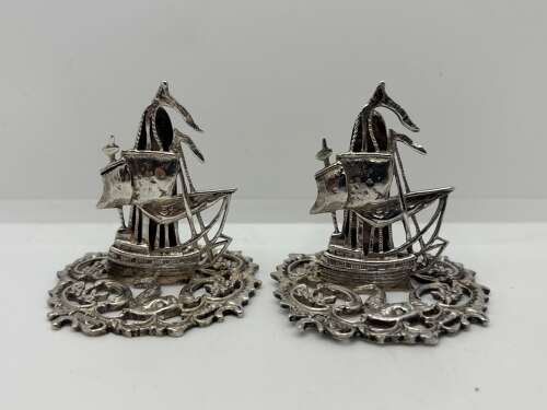Pair of silver menu holders, James Dudley London 1906.